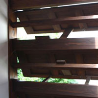 木製　押し上げ板戸　三段窓